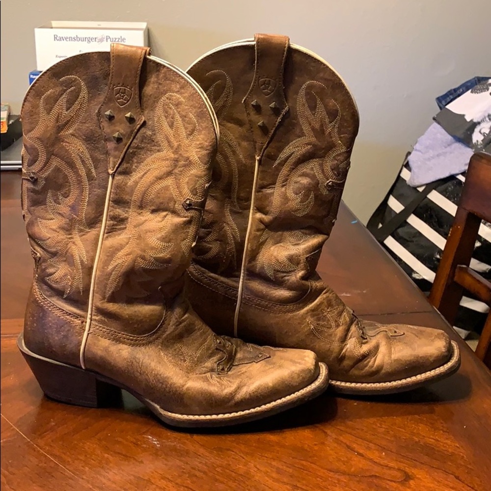 Size 7”5 ARIAT COWGIRL BOOTS